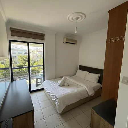 Kyrenia Center Apartman Kambiá